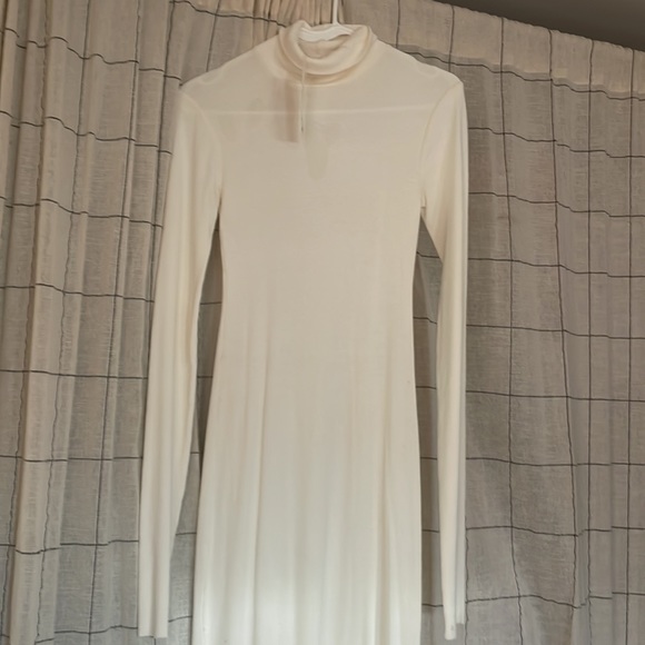 Eterne: LONG SLEEVE TURTLENECK DRESS MAXI CREAM - Picture 8 of 11
